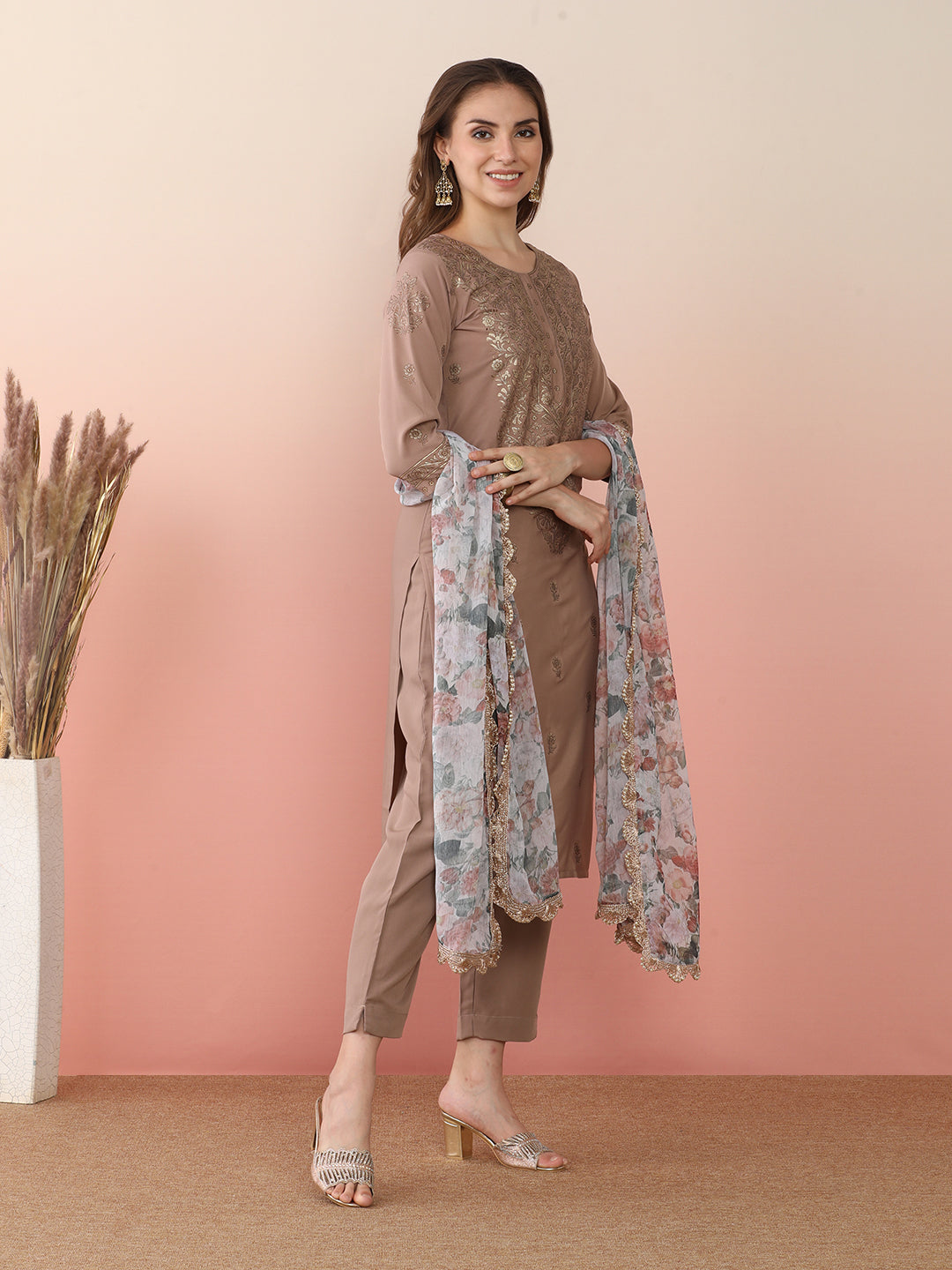 Women Ethnic Motifs Printed Regular Kurta with Trousers & With Dupatta