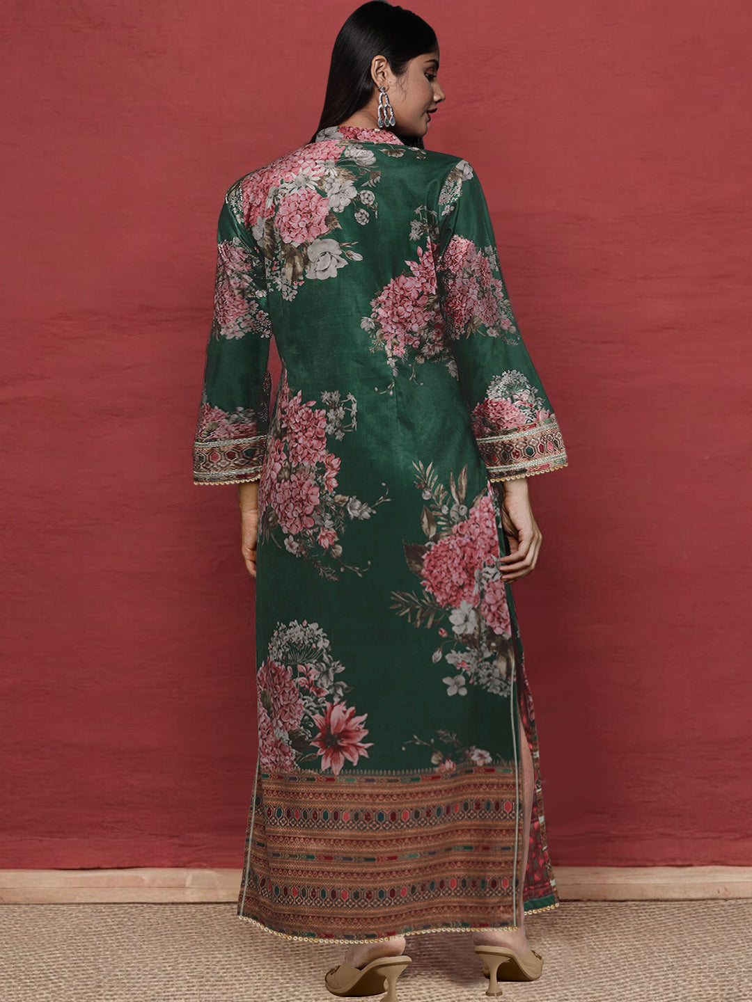 Floral Printed Mandarin Collar Sequinned Silk Kurta