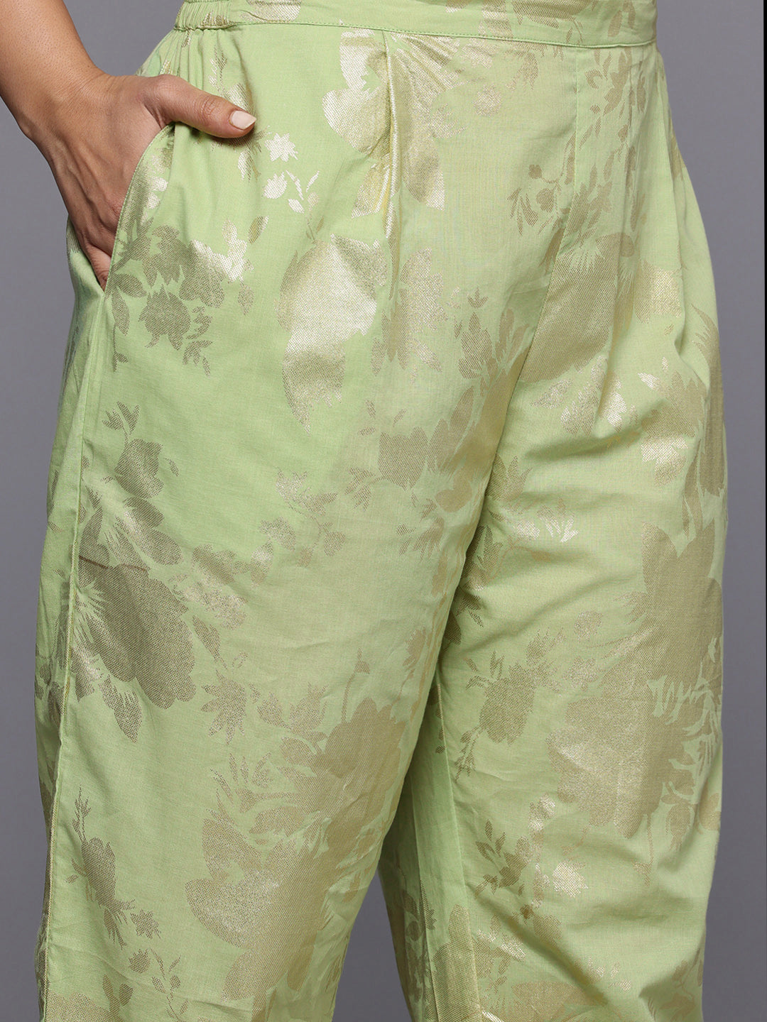 A PLUS BY AHALYAA Plus Size Floral Printed Panelled Pure Cotton Kurta Set & Dupatta