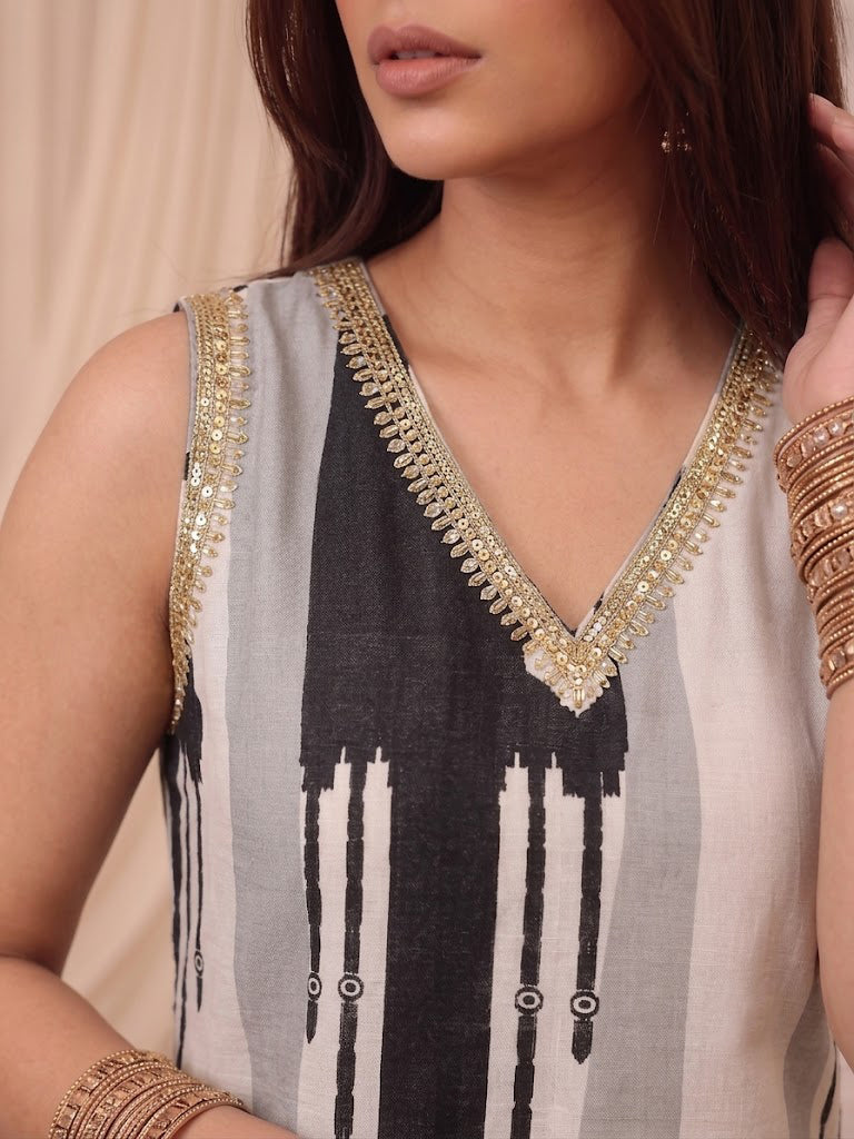 Women Printed Regular Pure Silk Kurta with Palazzos