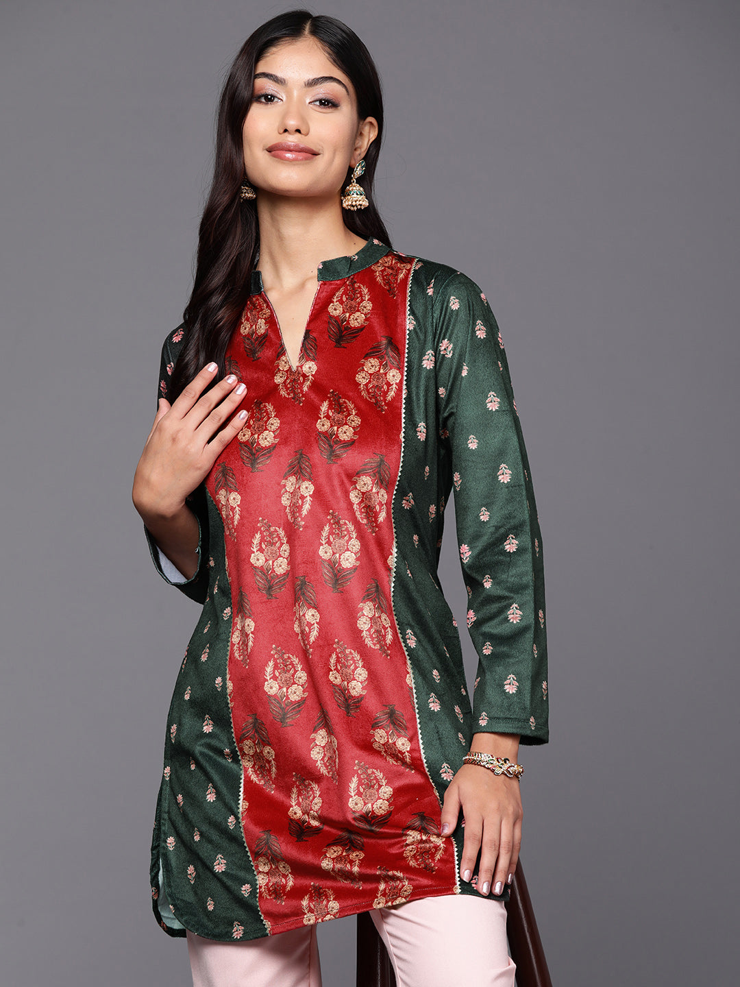 Ahalyaa Green & Red Mandarin Collar Printed Tunic