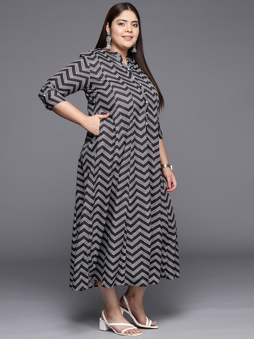 Black & White Plus Size Chevron Print Midi Ethnic Dress