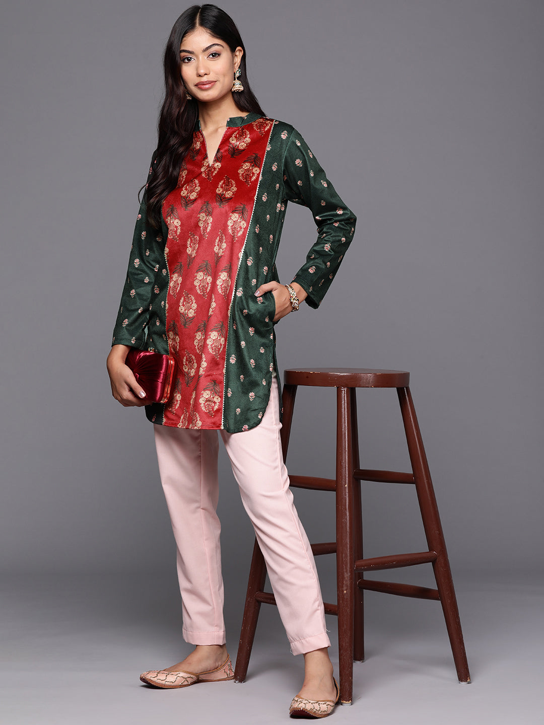 Ahalyaa Green & Red Mandarin Collar Printed Tunic