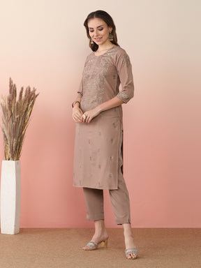 Women Ethnic Motifs Printed Regular Kurta with Trousers & With Dupatta