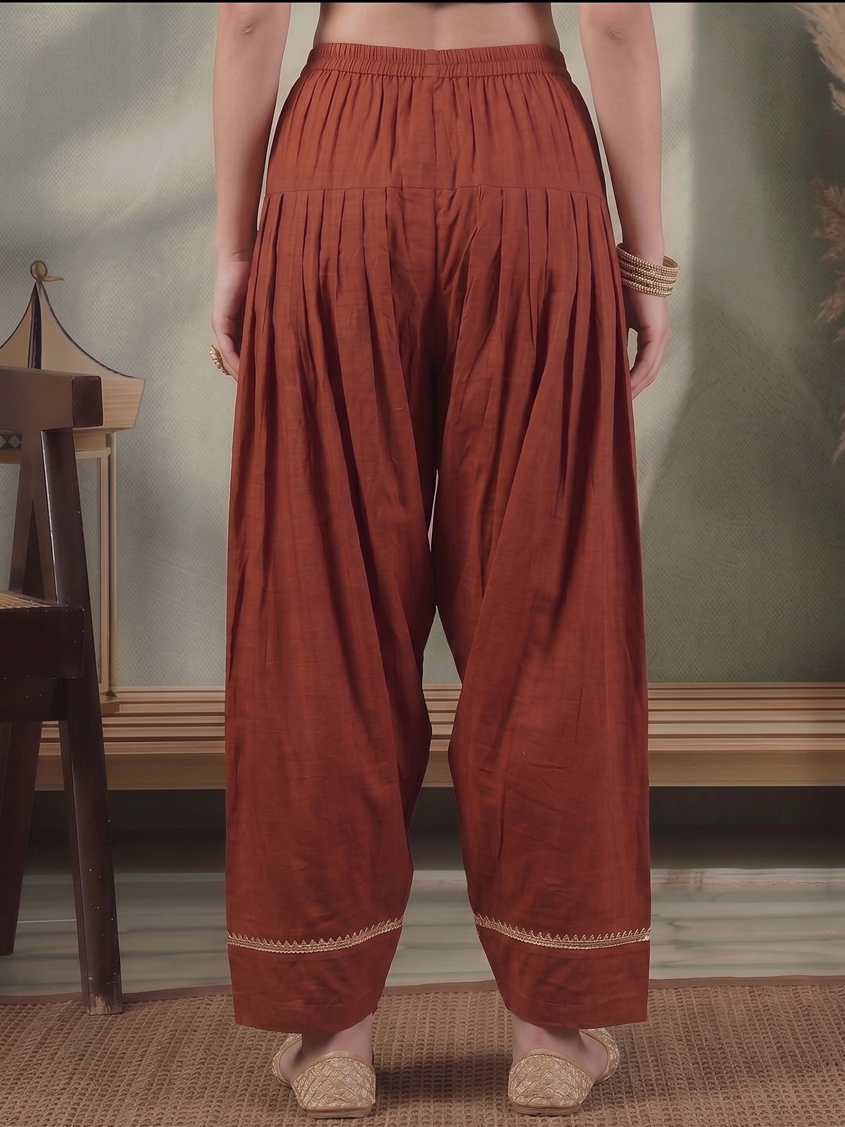 Women Loose Fit Silk Salwar
