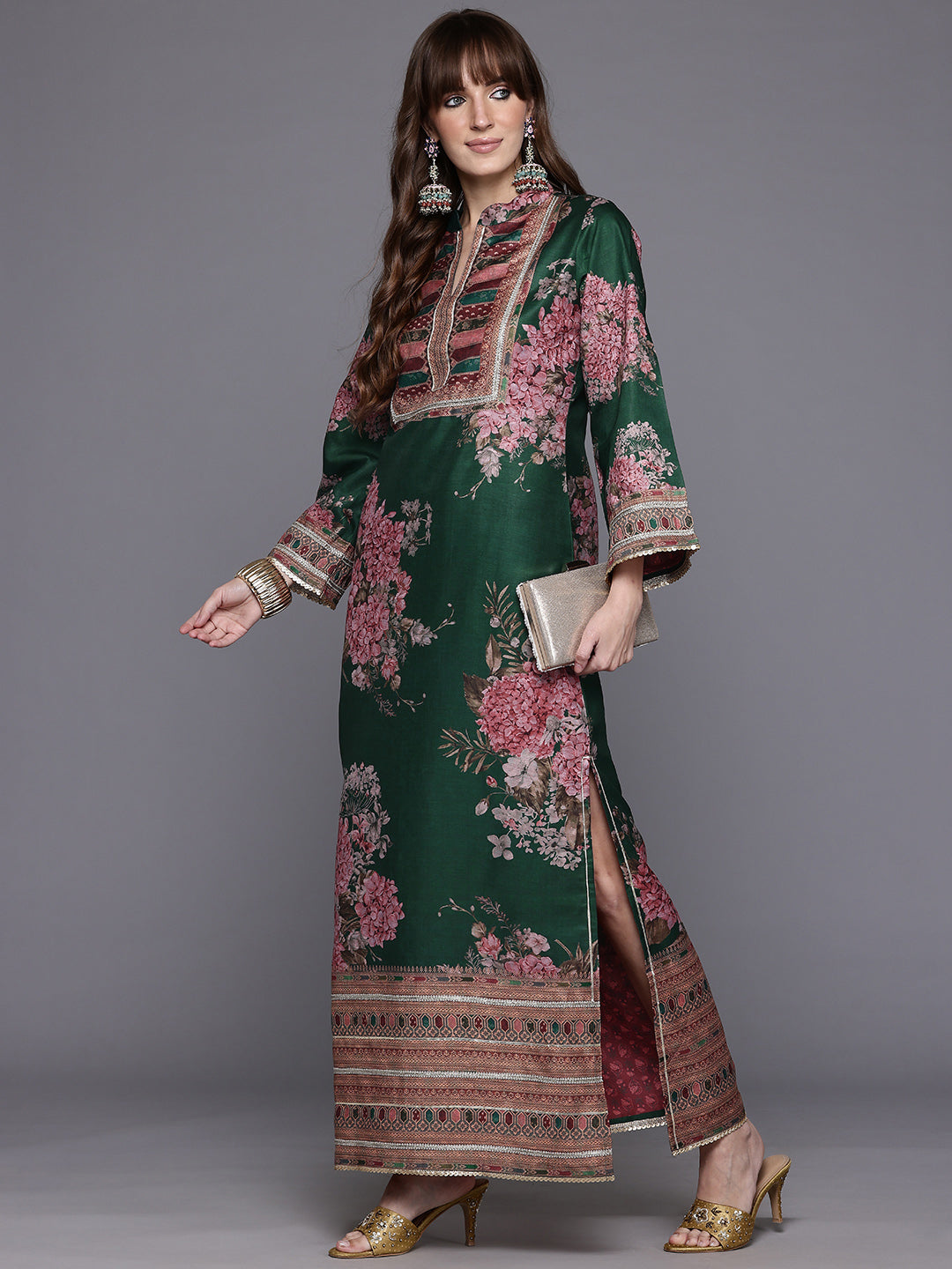 Ahalyaa Women Floral Printed Sequinned Floral Kurta