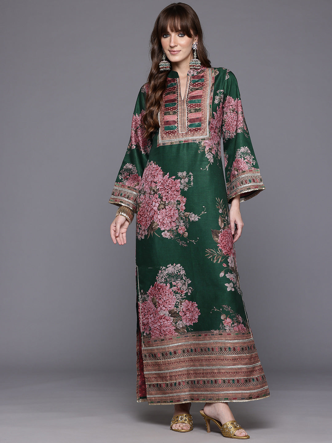 Ahalyaa Women Floral Printed Sequinned Floral Kurta