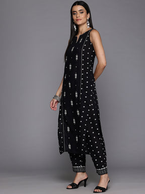 Geometric Printed Regular Kurta with Trousers
