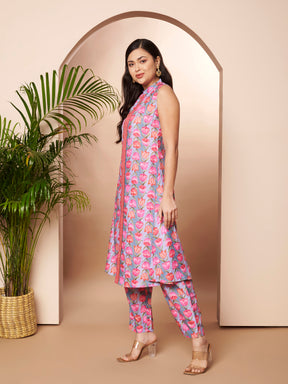 Women Floral Printed Panelled Kurta with Trousers