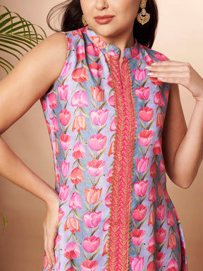 Women Floral Printed Panelled Kurta with Trousers
