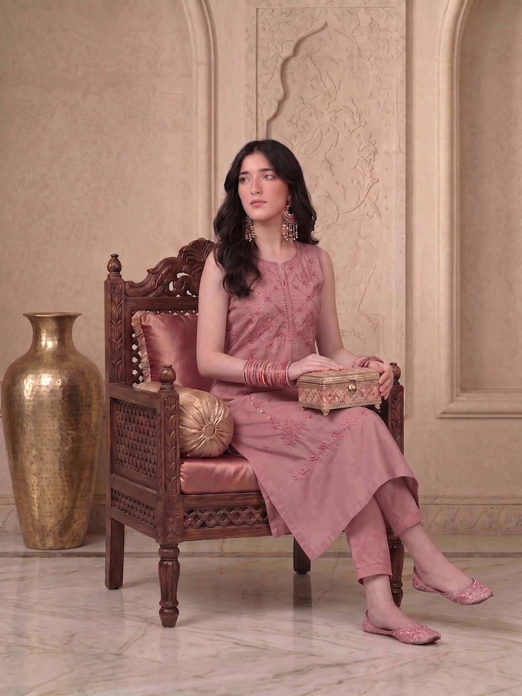 Women Ethnic Motifs Embroidered Regular Thread Work Kurta with Trousers