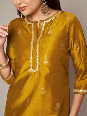 Women Floral Printed Regular Kurta with Trousers & With Dupatta