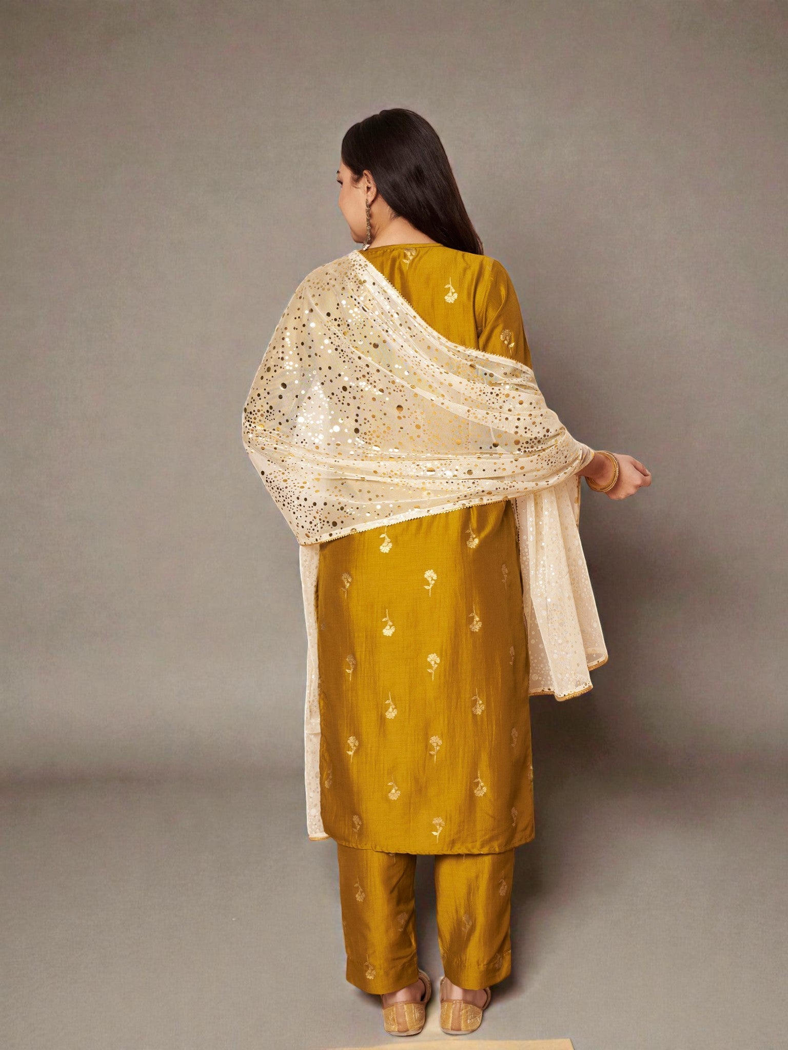 Women Floral Printed Regular Kurta with Trousers & With Dupatta