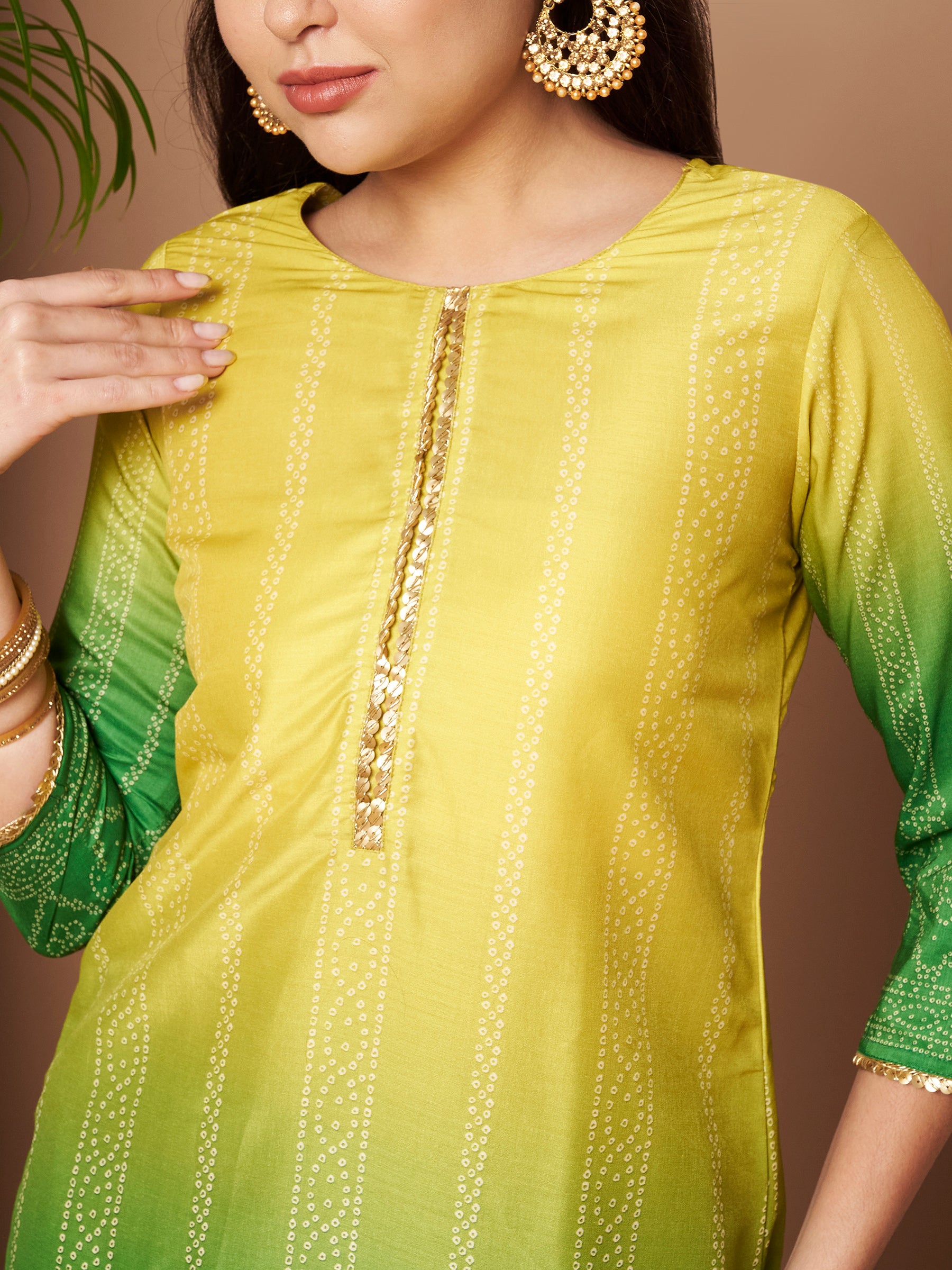 Women Regular Thread Work Kurta with Patiala & With Dupatta