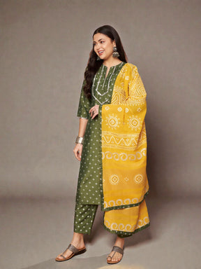 Women Ombre Printed Regular Sequinned Kurta with Trousers & With Dupatta