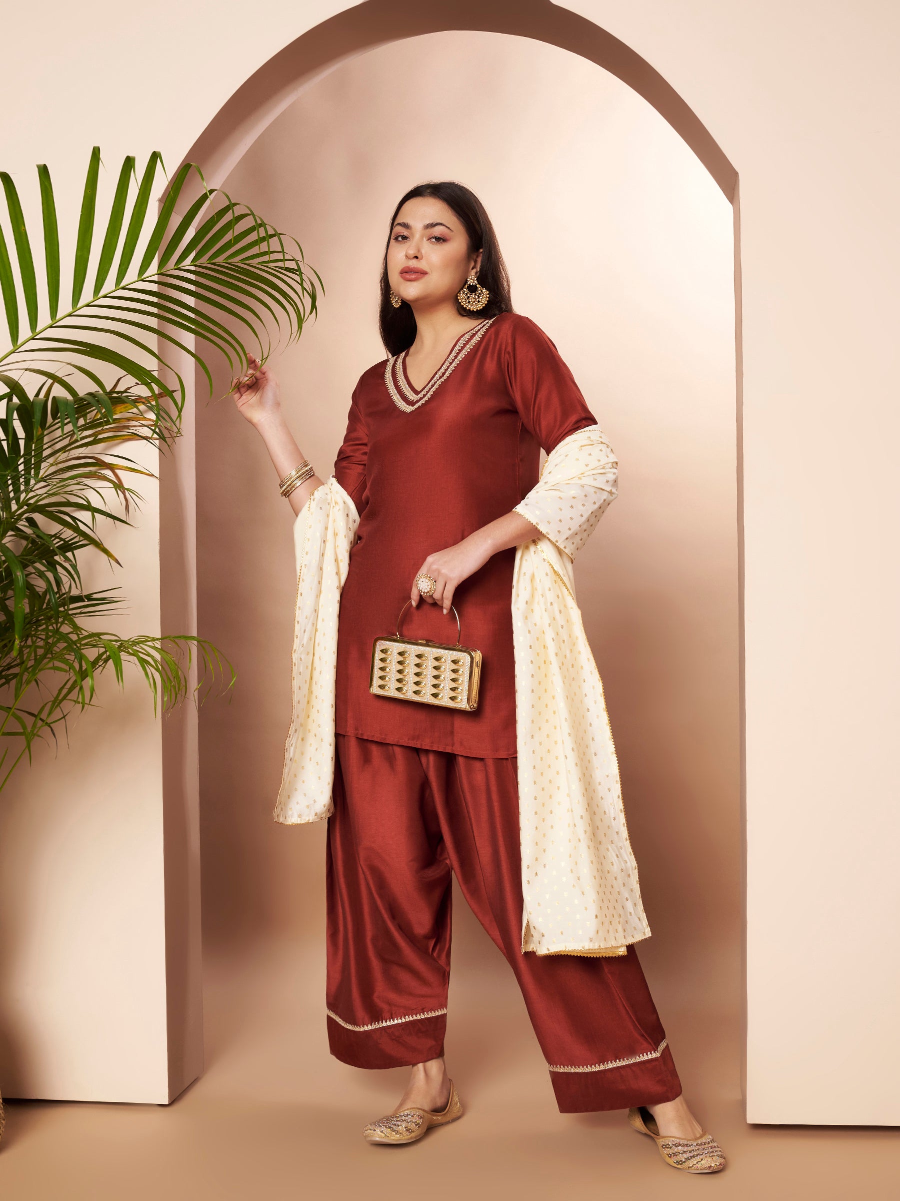 Women Regular Kurti with Farshi Salwar & Dupatta