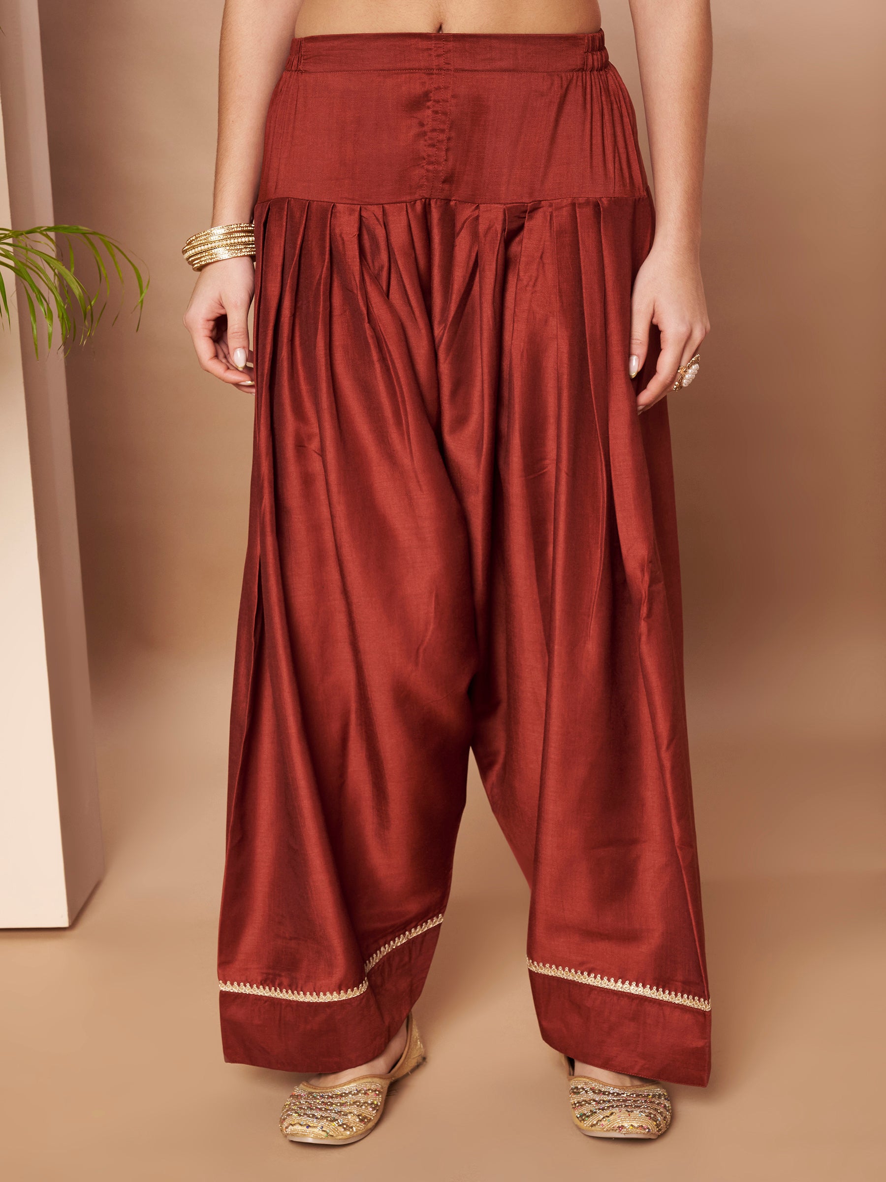 Women Regular Kurti with Farshi Salwar & Dupatta