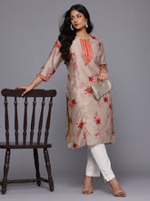 A PLUS BY AHALYAA Plus Size Floral Printed Chanderi Silk Kurta