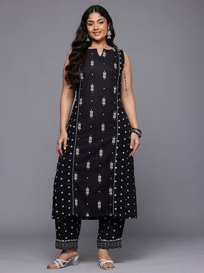 Plus Size Printed Panelled Kurta with Trousers