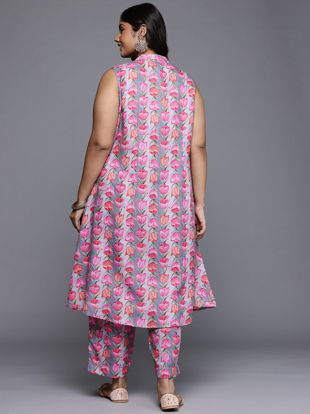 Plus Size Floral Printed Gotta Patti Straight Kurta with Trousers