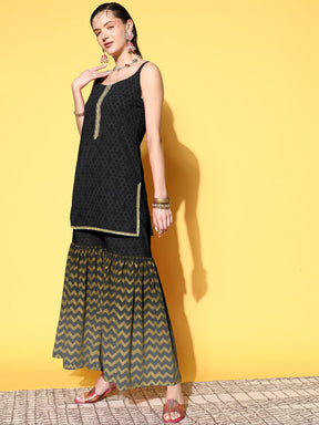Women Printed Regular Gotta Patti Kurta with Sharara & With Dupatta