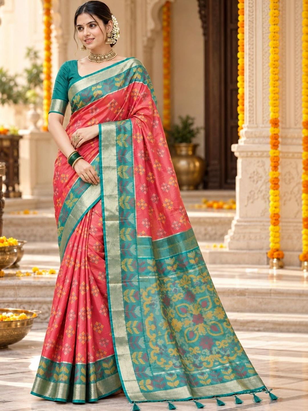 Ahalyaa Woven Design Silk Blend Pochampally Saree - Pink