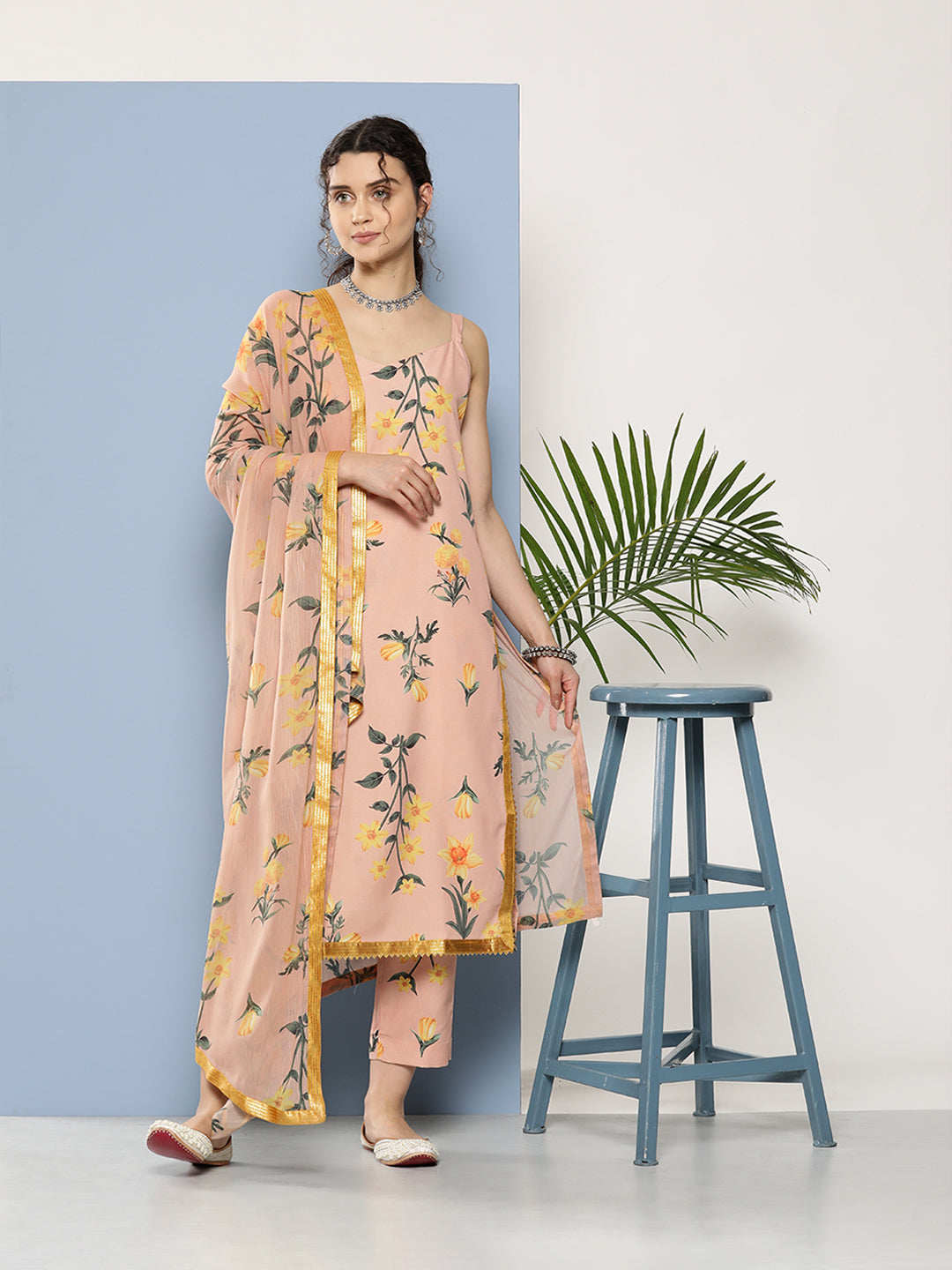 Ahalyaa Women Nude-Coloured Floral Printed Gotta Patti Kurta with Trousers & With Dupatta