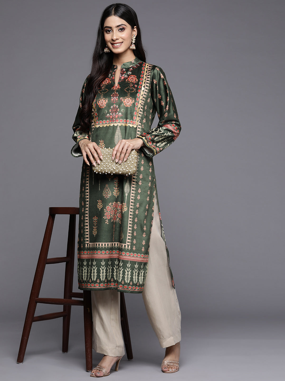 Ahalyaa Women Green & Pink Ethnic Motifs Printed Gotta Patti Velvet Kurta