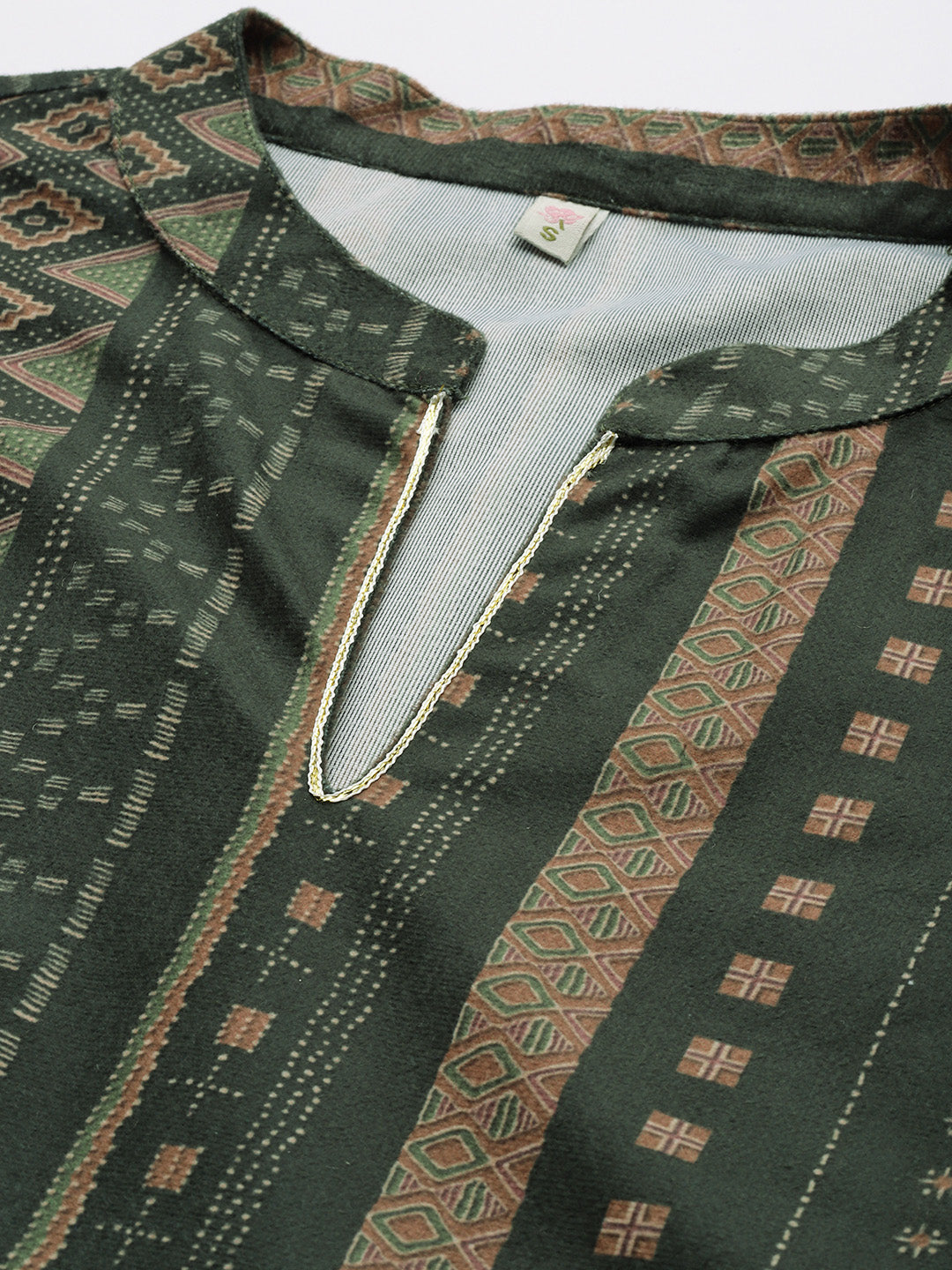 Ahalyaa Women Green Printed Gotta Patti Velvet Kurta with Trousers & With Dupatta